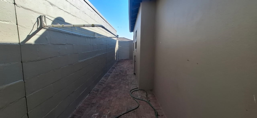To Let 3 Bedroom Property for Rent in Brackenfell South Western Cape